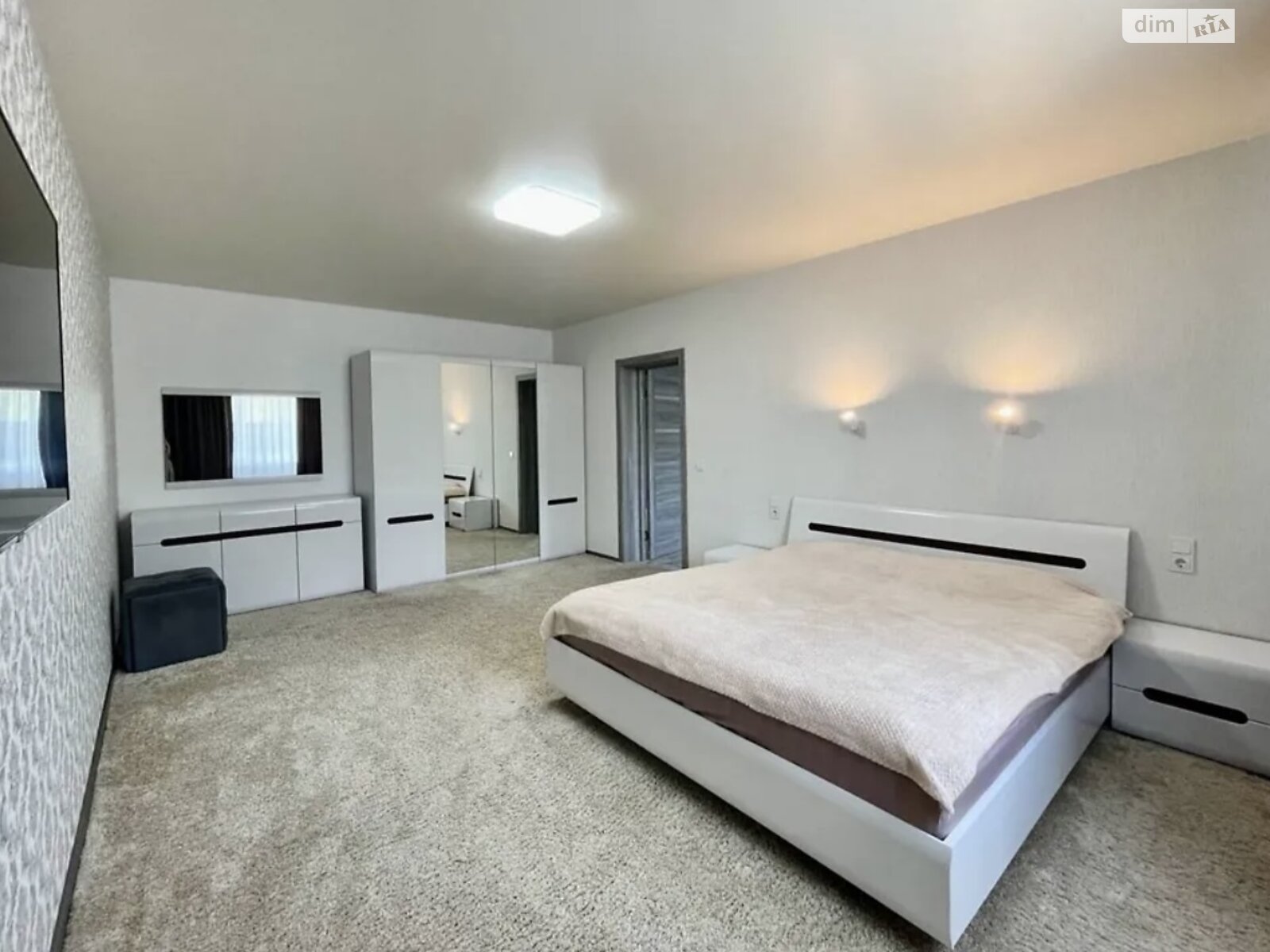 двоповерховий будинок з гаражем, 196 кв. м, цегла. Здається помісячно в Карпилівці фото 1 двоповерховий будинок з гаражем, 196 кв. м, цегла. Здається помісячно в Карпилівці фото 1