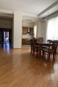 триповерховий будинок з гаражем, 315 кв. м, цегла. Здається помісячно в Києві, в районі Академмістечко фото 2 трипроверховий будинок з гаражем, 315 кв. м, цегла. Здається помісячно в Києві, в районі Академмістечко фото 2