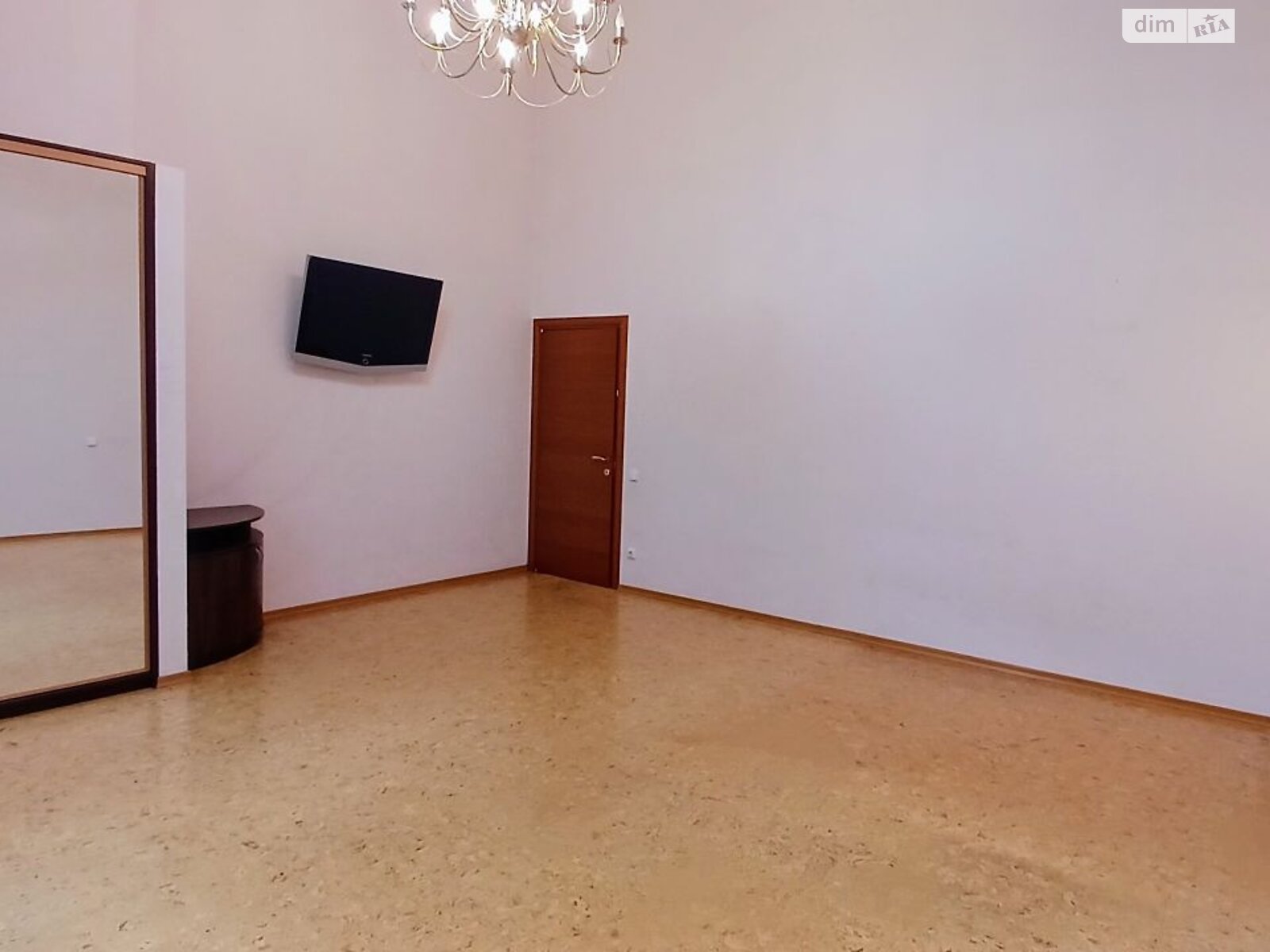 триповерховий будинок з балконом, 500 кв. м, піноблок. Здається помісячно в Києві, в районі Олександрівська Слобідка фото 1 трипроверховий будинок з балконом, 500 кв. м, піноблок. Здається помісячно в Києві, в районі Олександрівська Слобідка фото 1