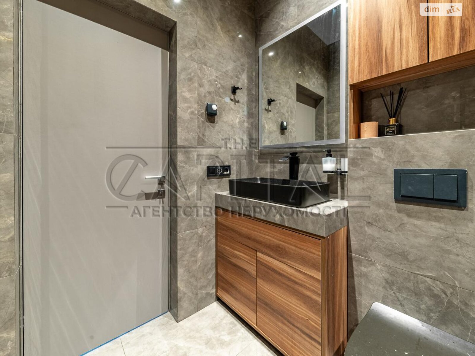 двухэтажный дом, 160 кв. м, кирпич. Сдается помесячно в Киеве фото 1