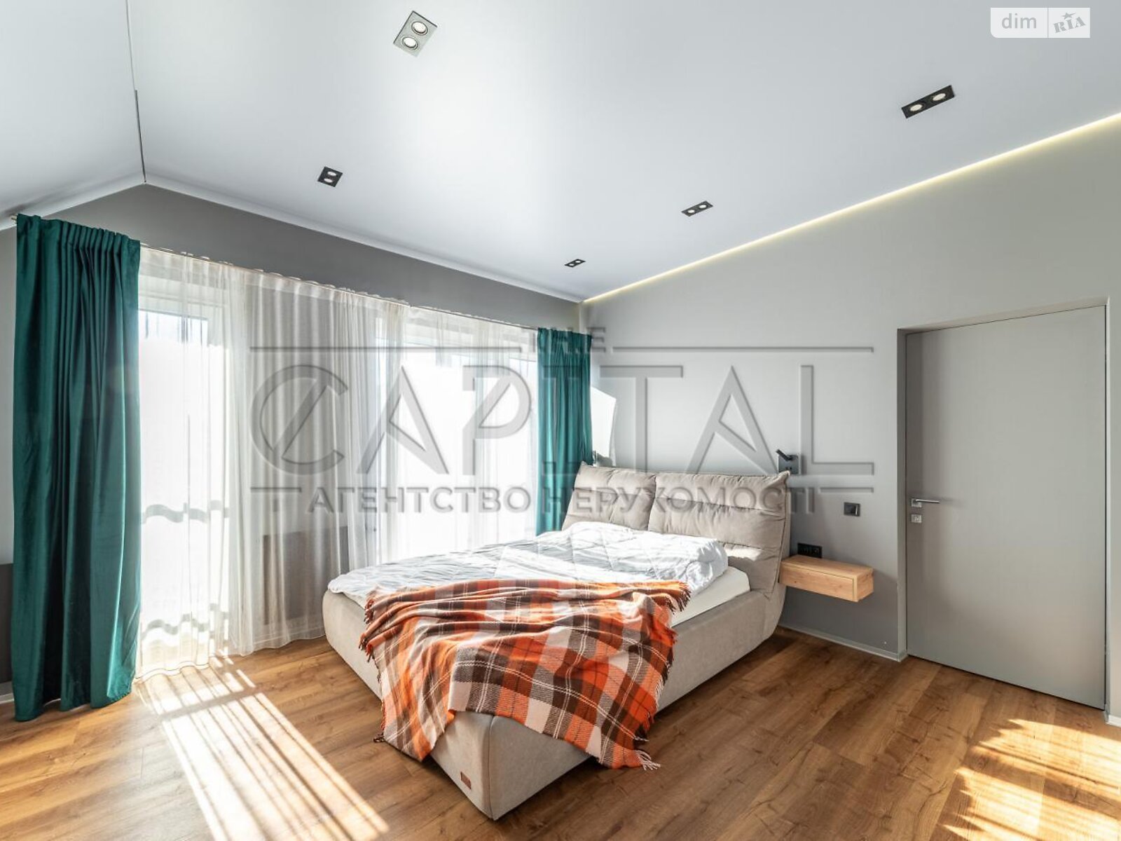 двухэтажный дом, 160 кв. м, кирпич. Сдается помесячно в Киеве фото 1