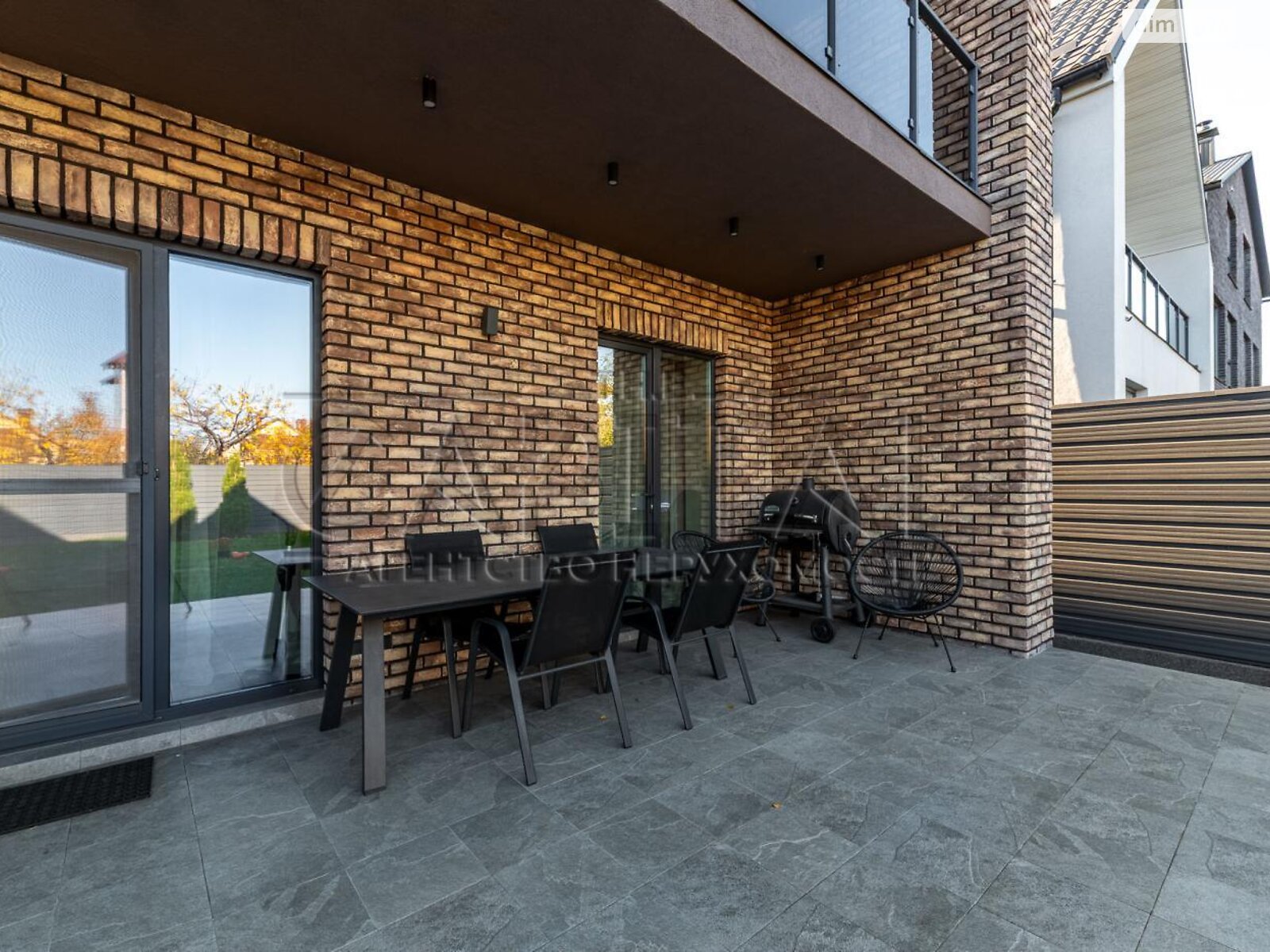 двухэтажный дом, 160 кв. м, кирпич. Сдается помесячно в Киеве фото 1