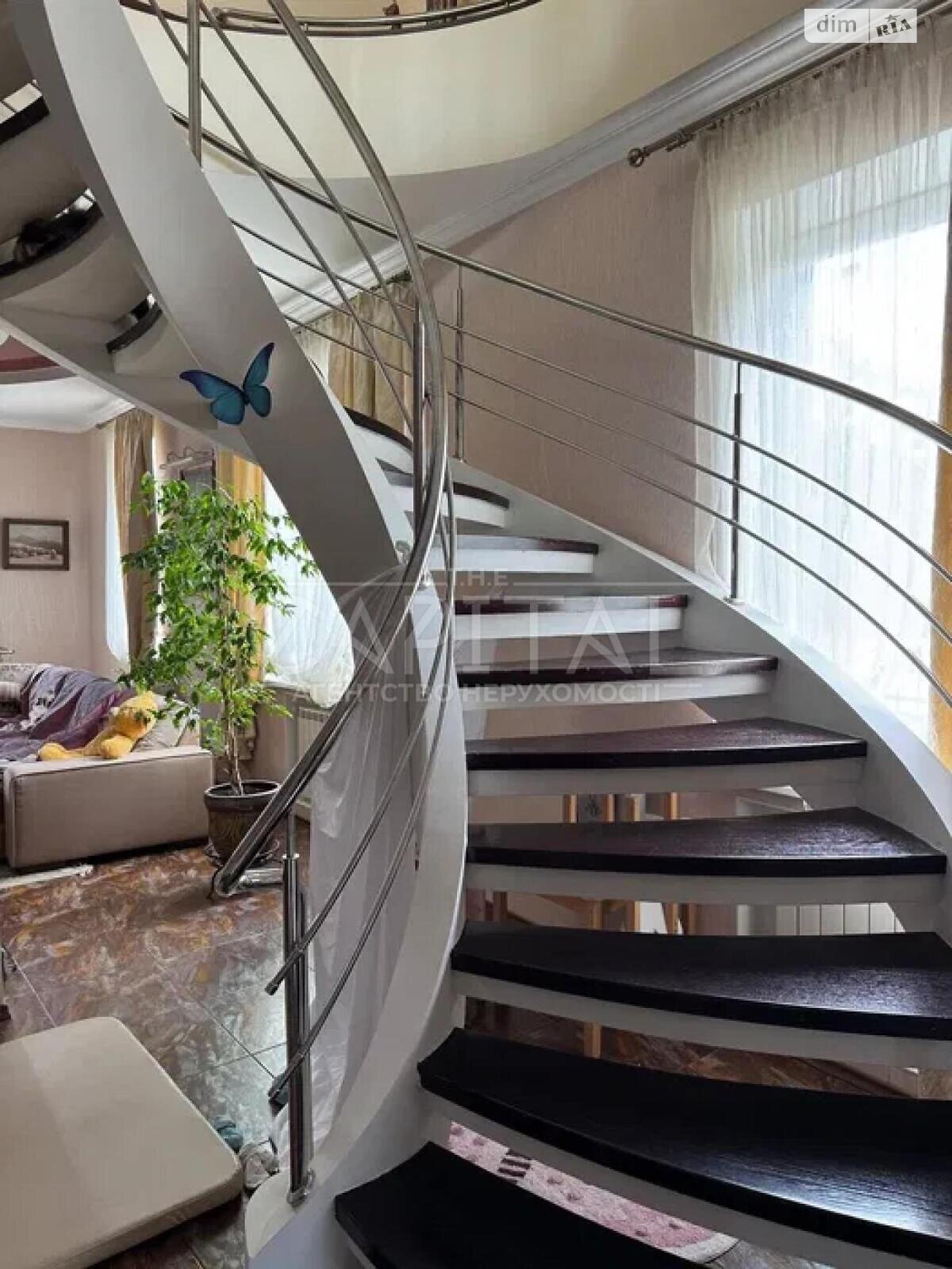 трипроверховий будинок з гаражем, 623 кв. м, кирпич. Здається помісячно в Києві, в районі Оболонський фото 1