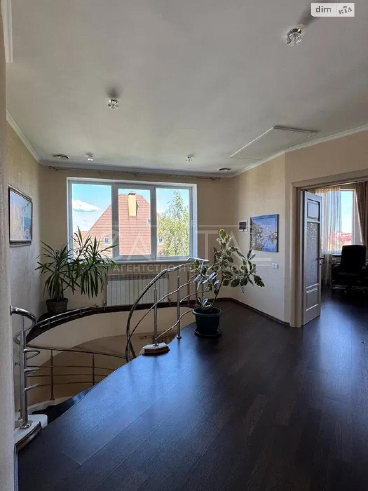 трипроверховий будинок з гаражем, 623 кв. м, кирпич. Здається помісячно в Києві, в районі Оболонський фото 1