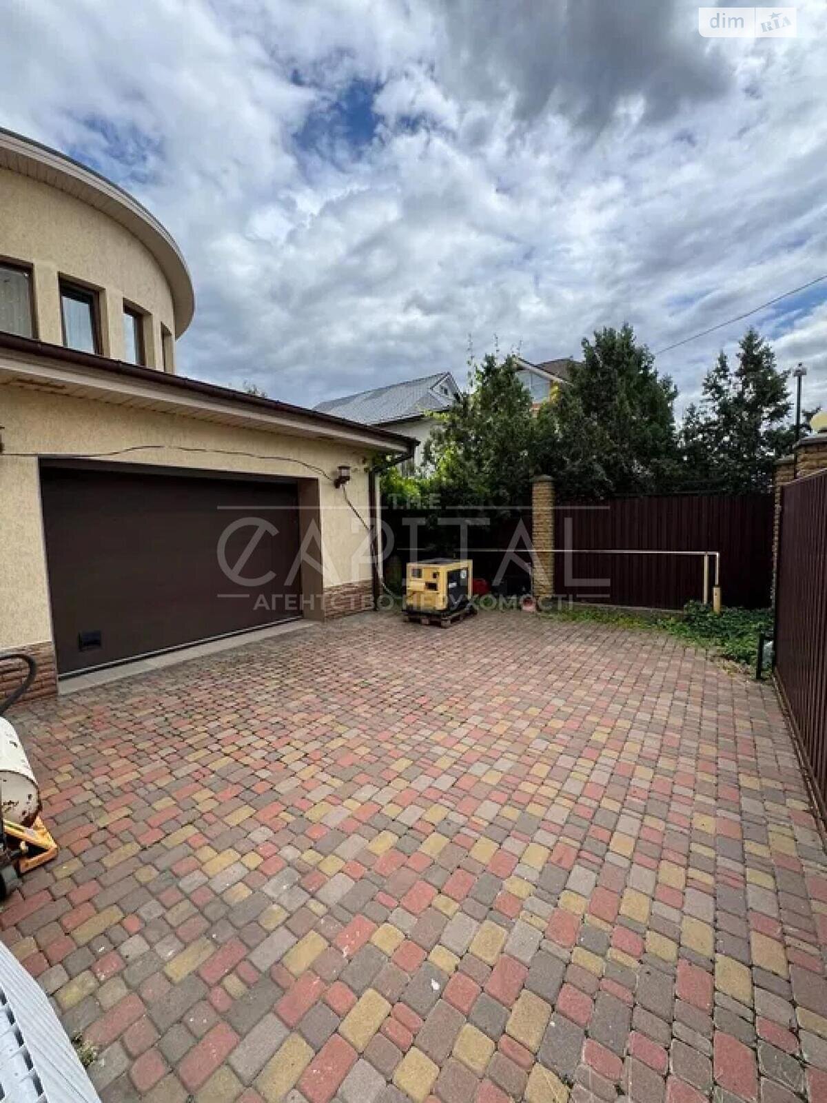 трипроверховий будинок з гаражем, 623 кв. м, кирпич. Здається помісячно в Києві, в районі Оболонський фото 1