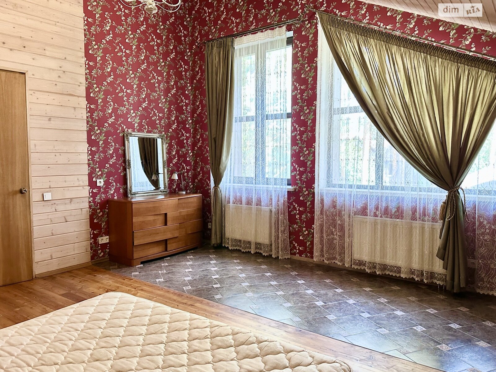 двухэтажный дом с гаражом, 300 кв. м, кирпич. Сдается помесячно в Киеве, в районе Быковня фото 1 двухэтажный дом с гаражом, 300 кв. м, кирпич. Сдается помесячно в Киеве, в районе Быковня фото 1