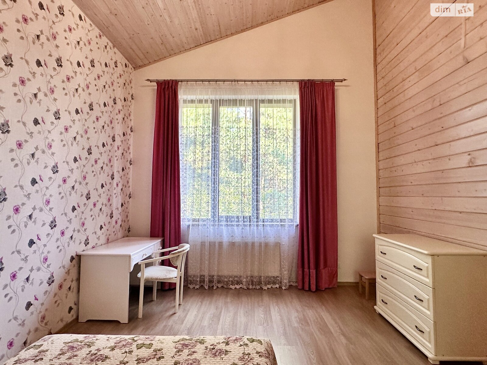 двухэтажный дом с гаражом, 300 кв. м, кирпич. Сдается помесячно в Киеве, в районе Быковня фото 1 двухэтажный дом с гаражом, 300 кв. м, кирпич. Сдается помесячно в Киеве, в районе Быковня фото 1