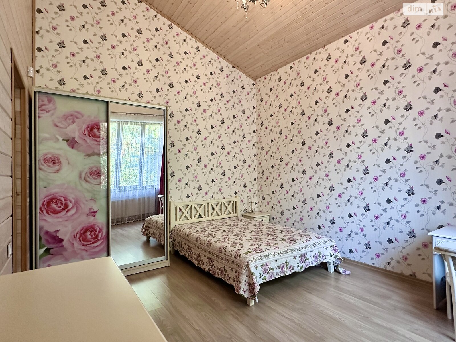 двухэтажный дом с гаражом, 300 кв. м, кирпич. Сдается помесячно в Киеве, в районе Быковня фото 1 двухэтажный дом с гаражом, 300 кв. м, кирпич. Сдается помесячно в Киеве, в районе Быковня фото 1