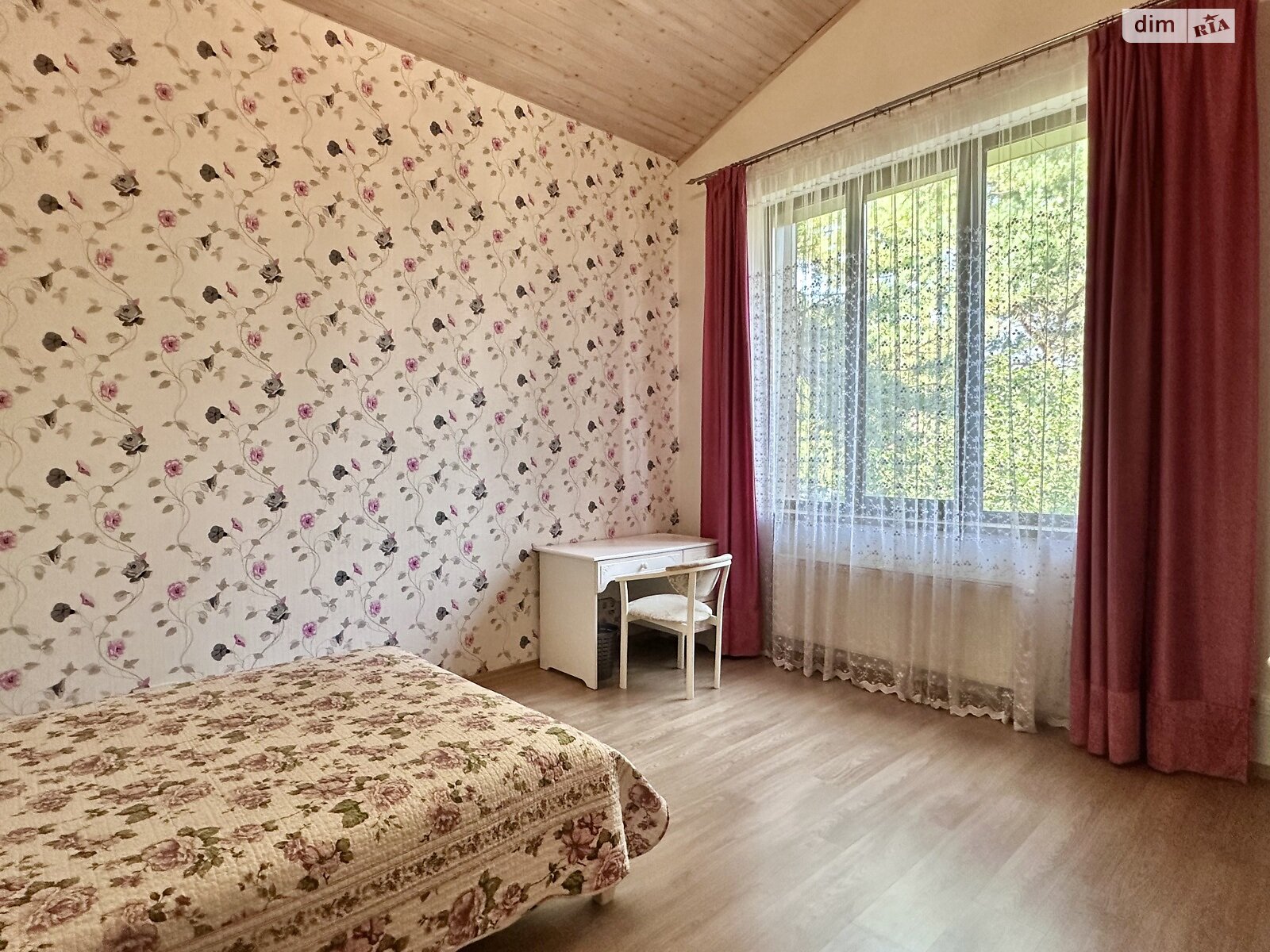 двухэтажный дом с гаражом, 300 кв. м, кирпич. Сдается помесячно в Киеве, в районе Быковня фото 1 двухэтажный дом с гаражом, 300 кв. м, кирпич. Сдается помесячно в Киеве, в районе Быковня фото 1