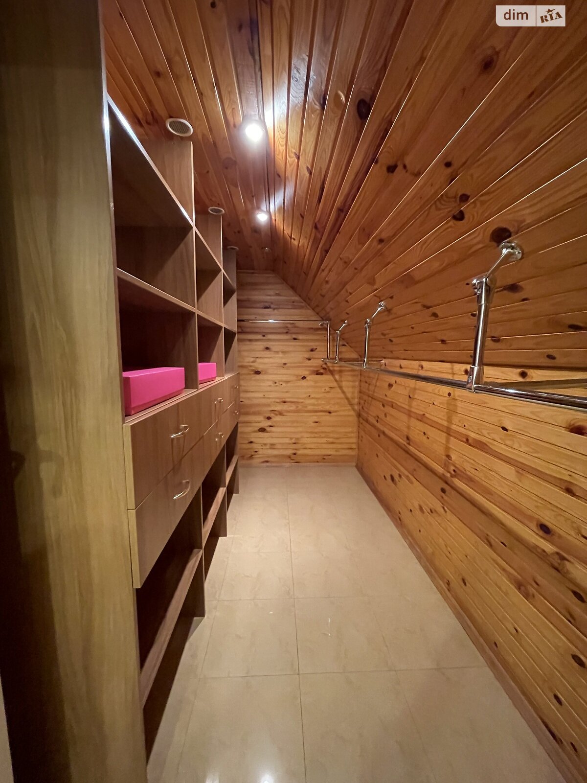 двоповерховий будинок з гаражем, 376 кв. м, кирпич. Здається помісячно в Києві, в районі Чорна Гора фото 1 двопроверховий будинок з гаражем, 376 кв. м, кирпич. Здається помісячно в Києві, в районі Чорна Гора фото 1