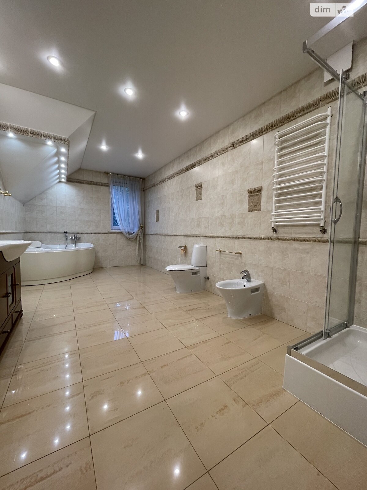 двоповерховий будинок з гаражем, 376 кв. м, кирпич. Здається помісячно в Києві, в районі Чорна Гора фото 1 двопроверховий будинок з гаражем, 376 кв. м, кирпич. Здається помісячно в Києві, в районі Чорна Гора фото 1