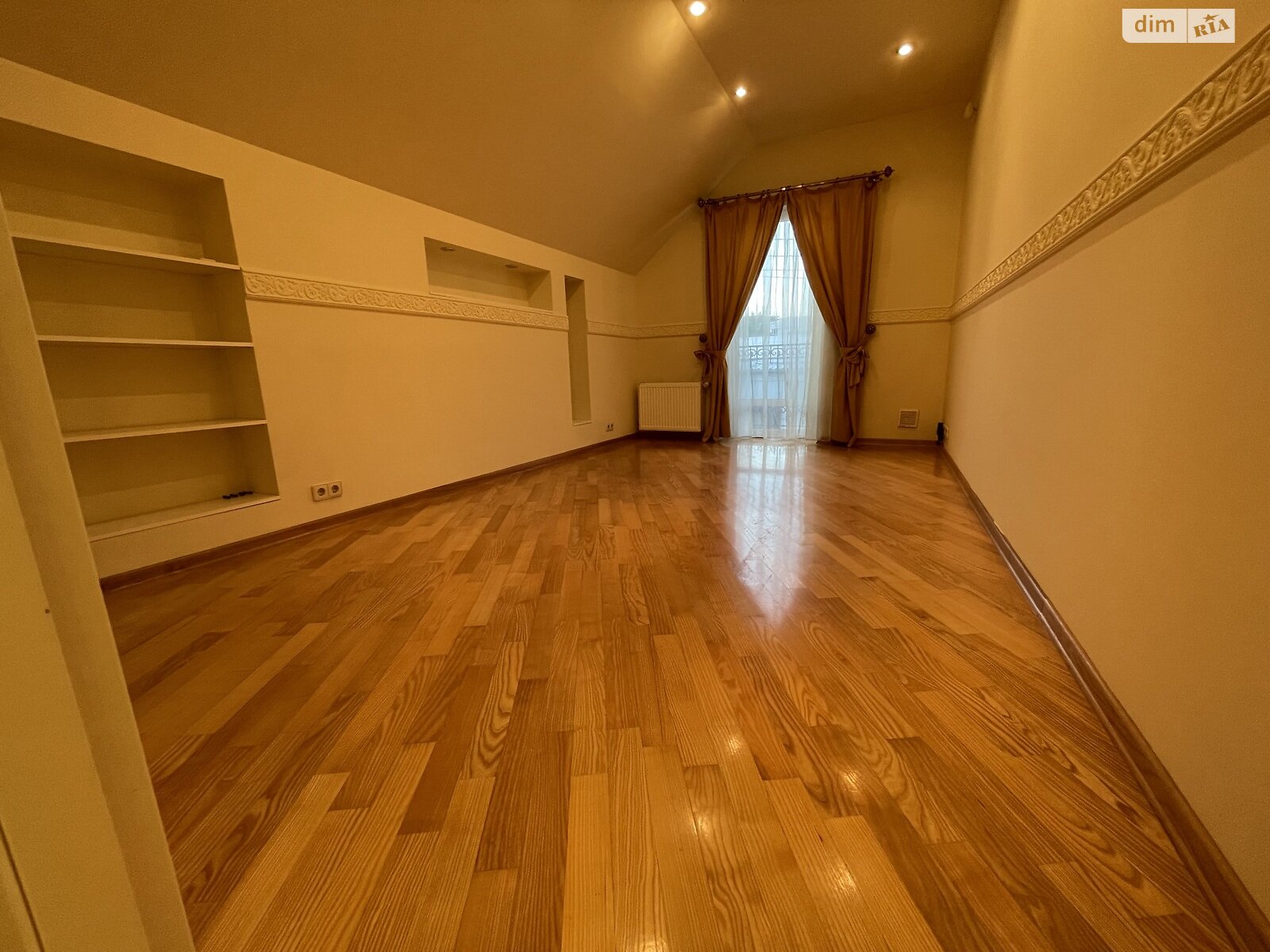 двоповерховий будинок з гаражем, 376 кв. м, кирпич. Здається помісячно в Києві, в районі Чорна Гора фото 1 двопроверховий будинок з гаражем, 376 кв. м, кирпич. Здається помісячно в Києві, в районі Чорна Гора фото 1