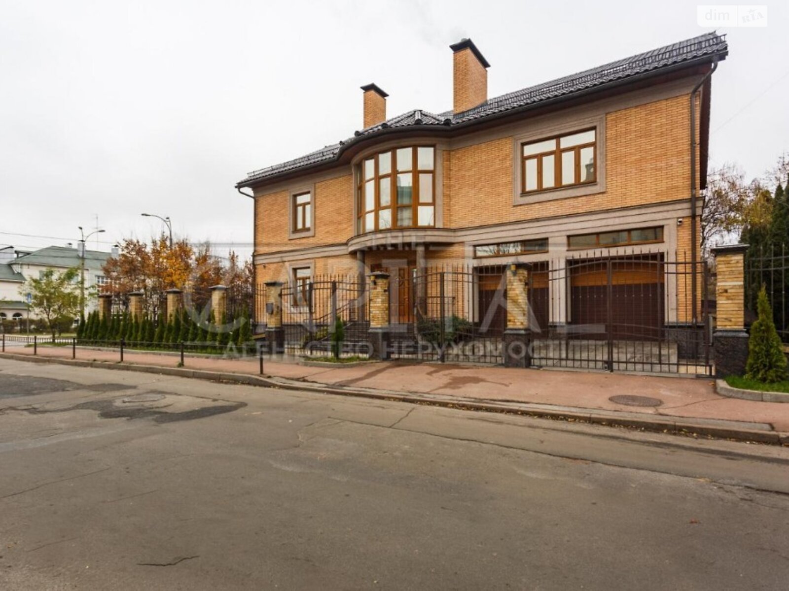 четырехэтажный дом, 1114 кв. м, кирпич. Сдается помесячно в Киеве фото 1