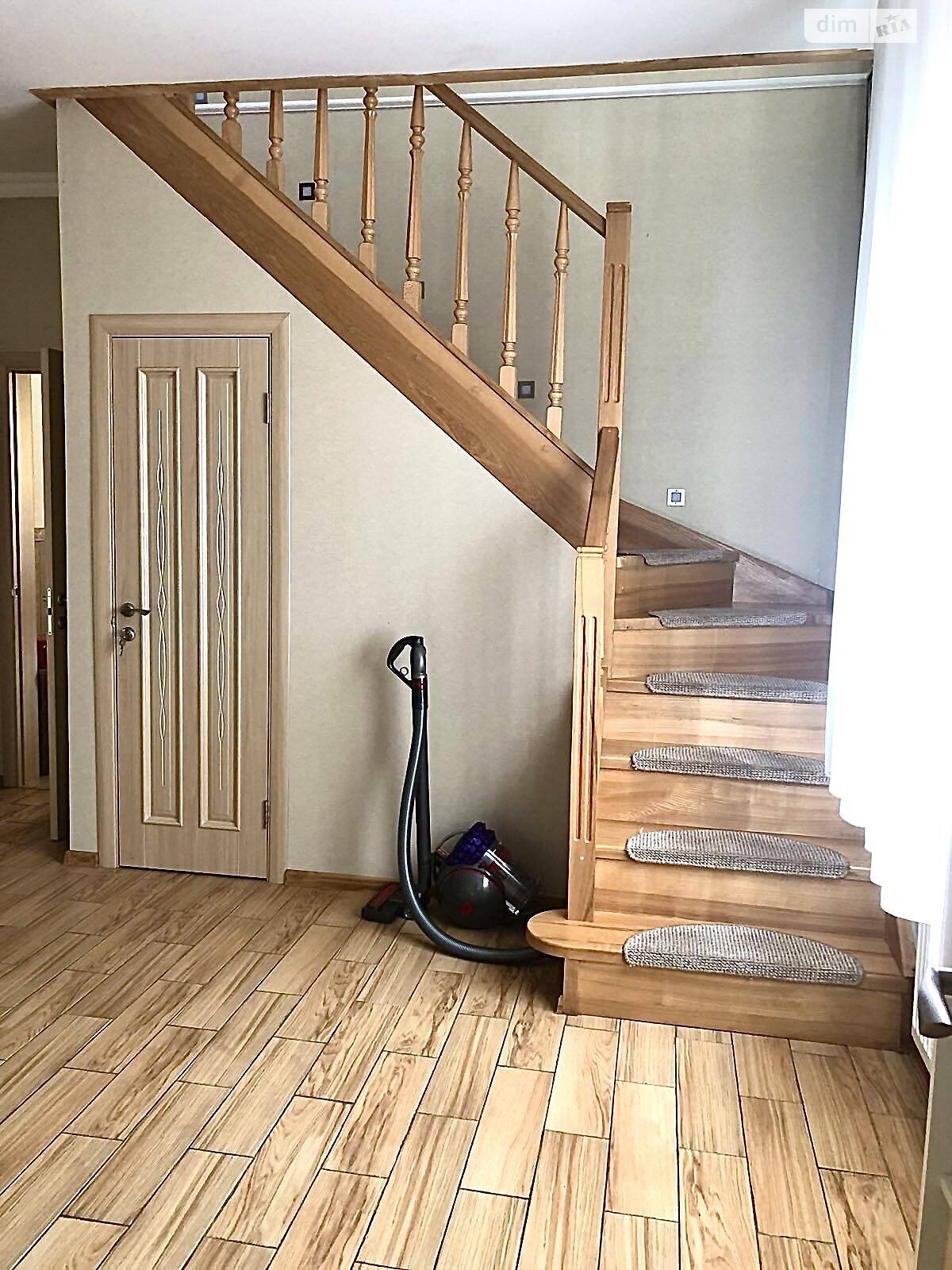 двухэтажный дом, 150 кв. м, кирпич. Сдается помесячно в Киеве, в районе Дарницкий фото 1