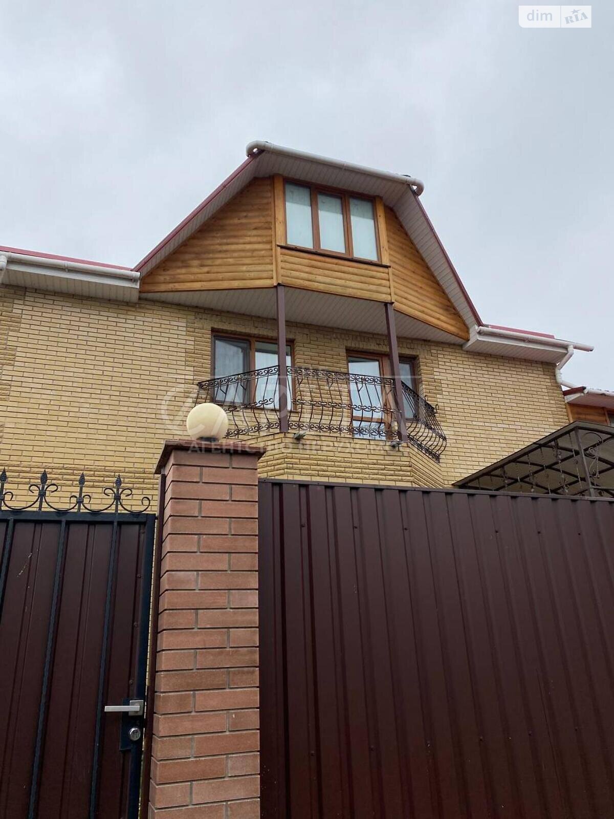 двухэтажный дом с ремонтом, 220 кв. м, кирпич. Сдается помесячно в Киеве, в районе Дарницкий фото 1
