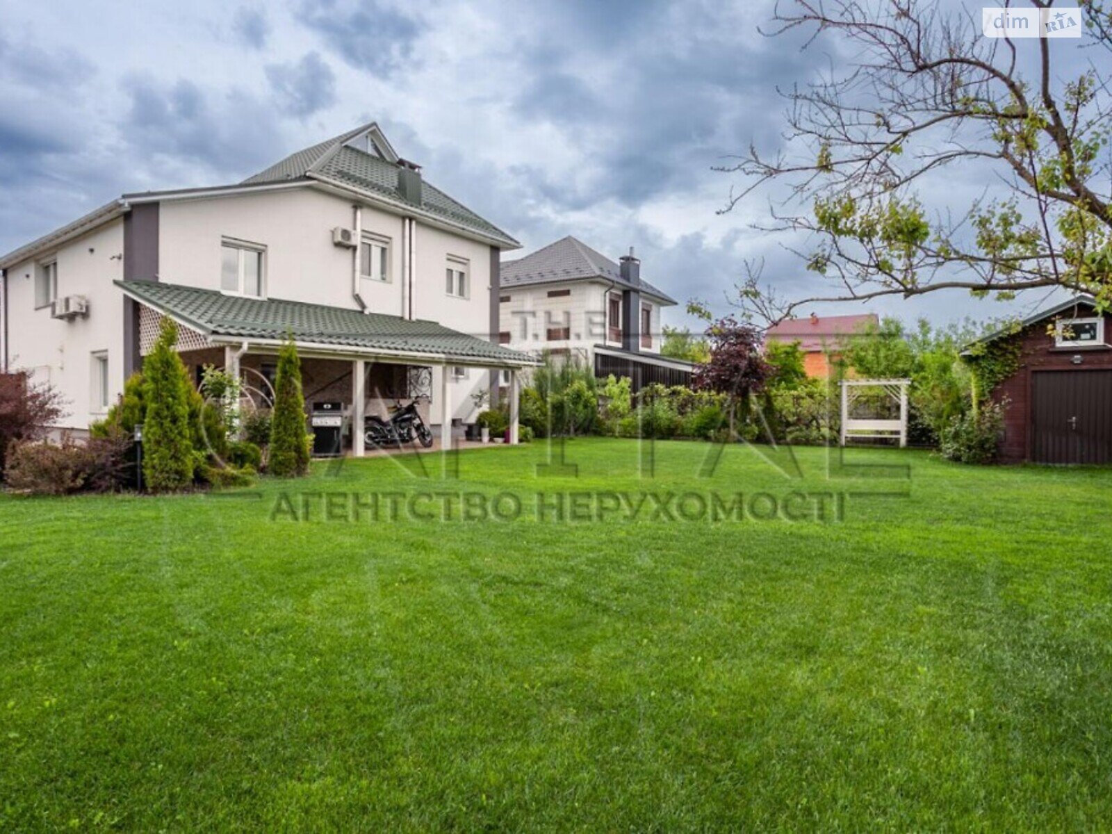 триповерховий будинок, 250 кв. м, цегла. Здається помісячно в Києві, в районі Дарницький фото 1 трипроверховий будинок, 250 кв. м, цегла. Здається помісячно в Києві, в районі Дарницький фото 1