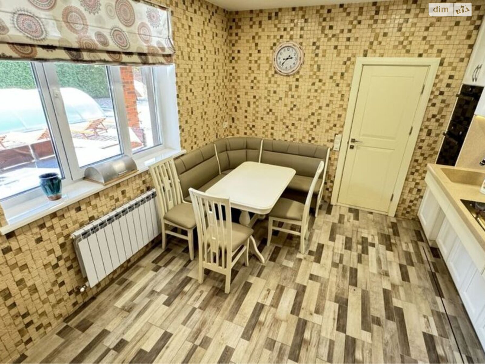 двухэтажный дом, 120 кв. м, кирпич. Сдается помесячно в Киеве, в районе Дарницкий фото 1 двухэтажный дом, 120 кв. м, кирпич. Сдается помесячно в Киеве, в районе Дарницкий фото 1