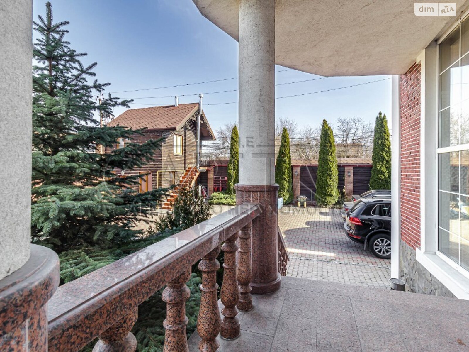трехэтажный дом с балконом, 1600 кв. м, кирпич. Сдается помесячно в Киеве, в районе Дарницкий фото 1
