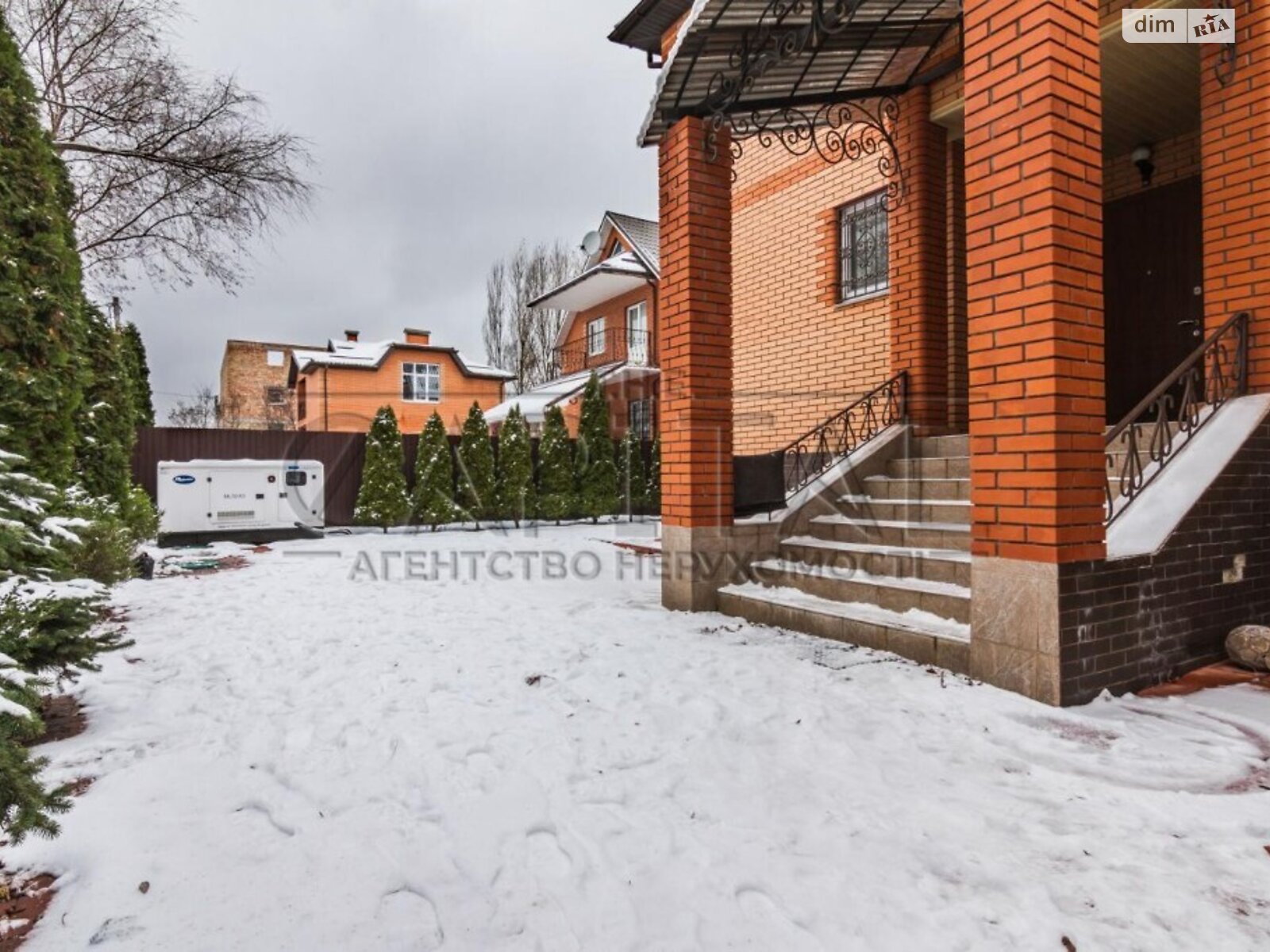 двопроверховий будинок з балконом, 305 кв. м, цегла. Здається помісячно в Києві, в районі Деснянський фото 1