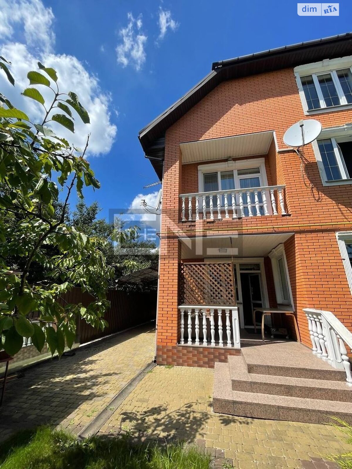 триповерховий будинок, 270 кв. м, кирпич. Здається помісячно в Києві, в районі Дніпровський фото 1 трипроверховий будинок, 270 кв. м, кирпич. Здається помісячно в Києві, в районі Дніпровський фото 1
