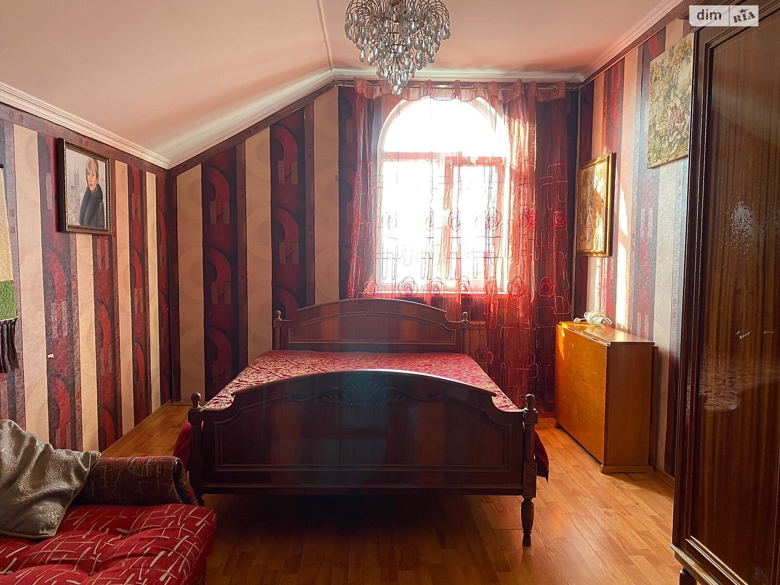 трехэтажный дом с гаражом, 295 кв. м, кирпич. Сдается помесячно в Киеве, в районе Днепровский фото 1 трехэтажный дом с гаражом, 295 кв. м, кирпич. Сдается помесячно в Киеве, в районе Днепровский фото 1