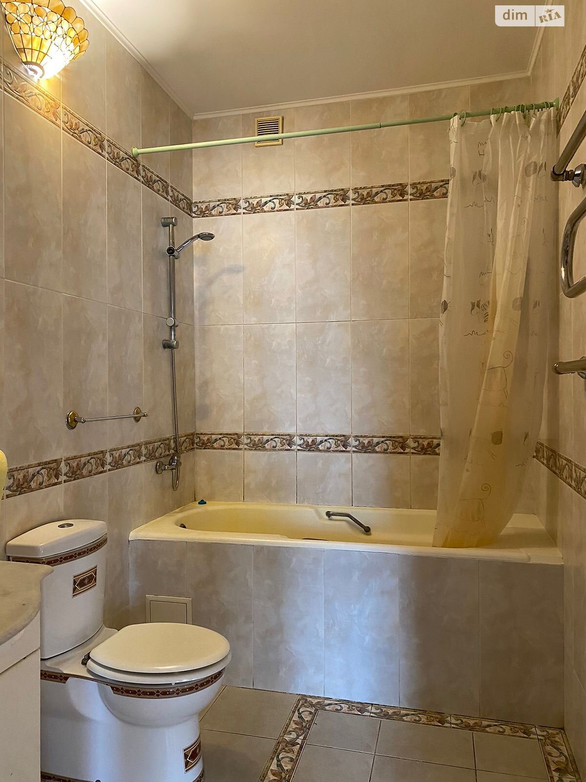 трехэтажный дом с гаражом, 295 кв. м, кирпич. Сдается помесячно в Киеве, в районе Днепровский фото 1 трехэтажный дом с гаражом, 295 кв. м, кирпич. Сдается помесячно в Киеве, в районе Днепровский фото 1