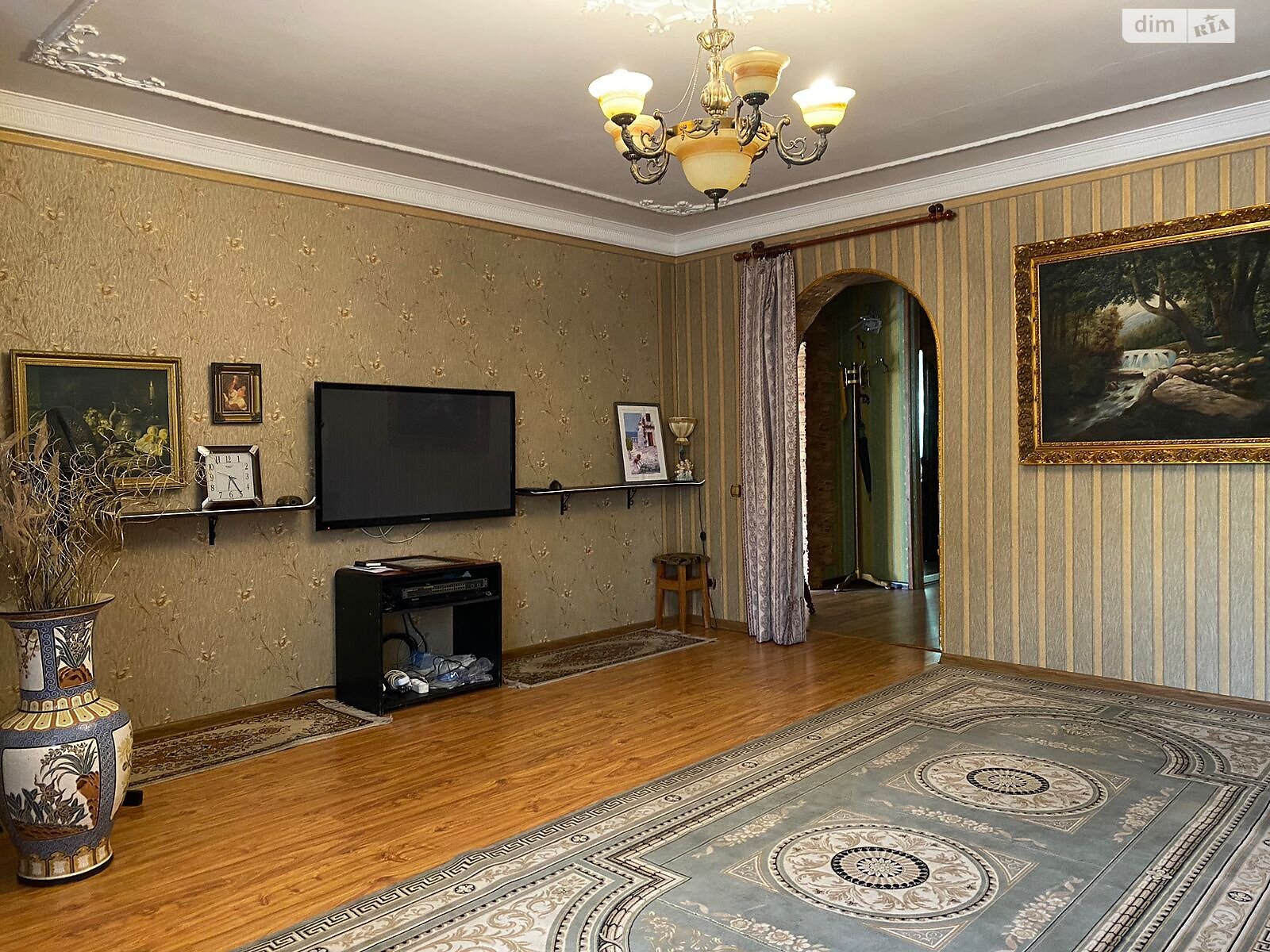 трехэтажный дом с гаражом, 295 кв. м, кирпич. Сдается помесячно в Киеве, в районе Днепровский фото 1 трехэтажный дом с гаражом, 295 кв. м, кирпич. Сдается помесячно в Киеве, в районе Днепровский фото 1