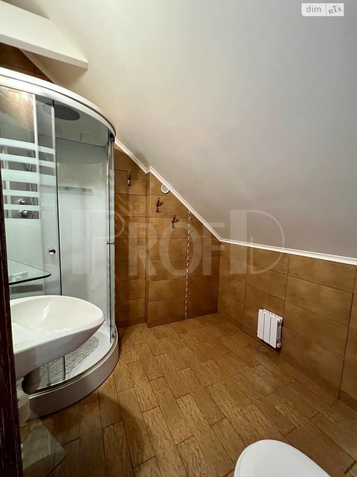 трехэтажный дом, 450 кв. м, кирпич. Сдается помесячно в Киеве, в районе Голосеевский фото 1 трехэтажный дом, 450 кв. м, кирпич. Сдается помесячно в Киеве, в районе Голосеевский фото 1