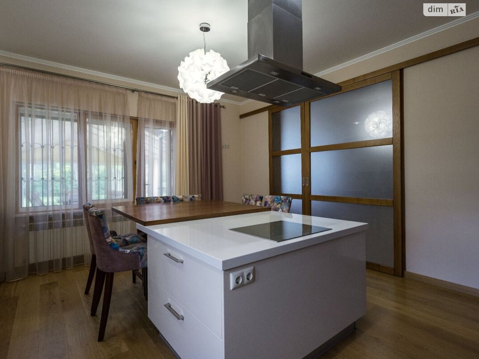 триповерховий будинок, 600 кв. м, кирпич. Здається помісячно в Києві, в районі Голосіївський фото 1 трипроверховий будинок, 600 кв. м, кирпич. Здається помісячно в Києві, в районі Голосіївський фото 1