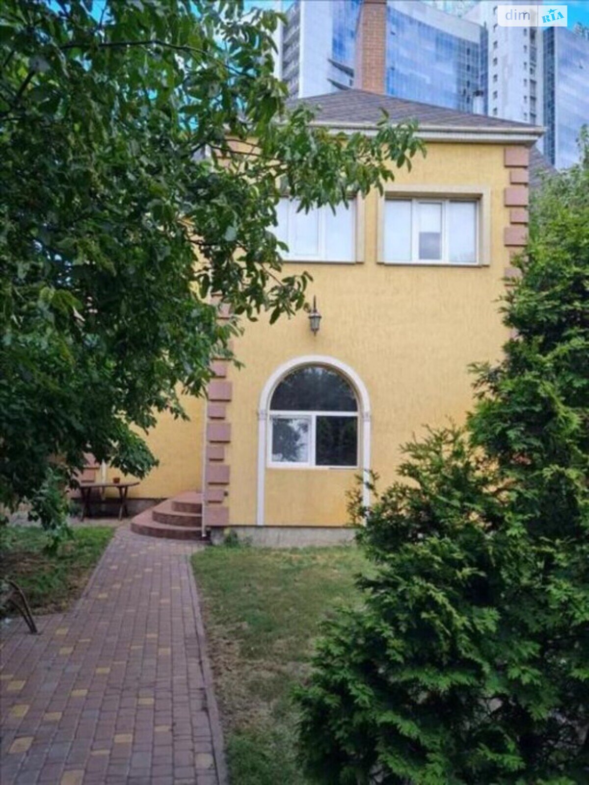 двухэтажный дом с ремонтом, 188 кв. м, кирпич. Сдается помесячно в Киеве, в районе Голосеевский фото 1