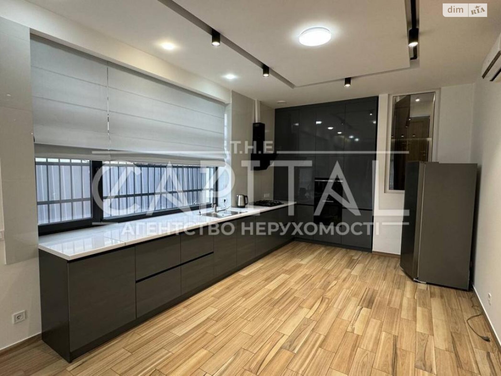 двоповерховий будинок з верандою, 500 кв. м, кирпич. Здається помісячно в Києві, в районі Голосіїв фото 1 двопроверховий будинок з верандою, 500 кв. м, кирпич. Здається помісячно в Києві, в районі Голосіїв фото 1
