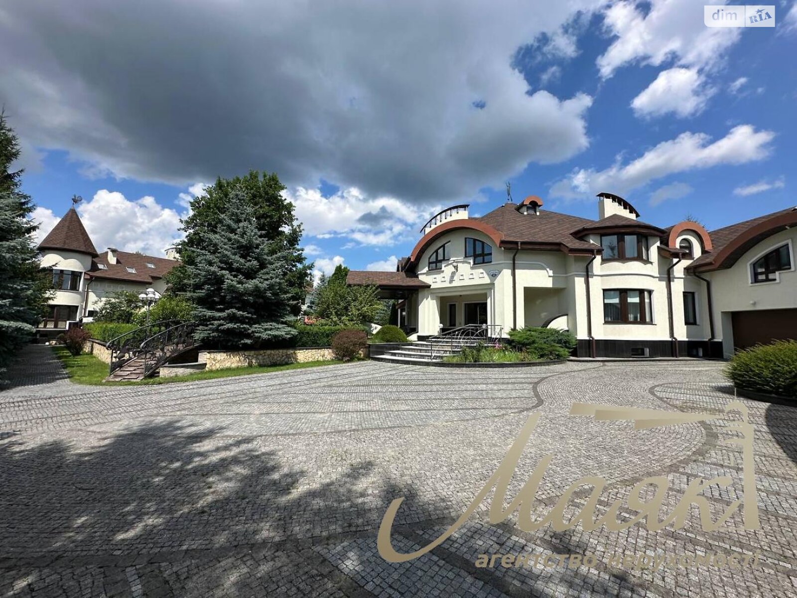 двухэтажный дом с верандой, 1500 кв. м, кирпич. Сдается помесячно в Киеве, в районе Голосеевский фото 1