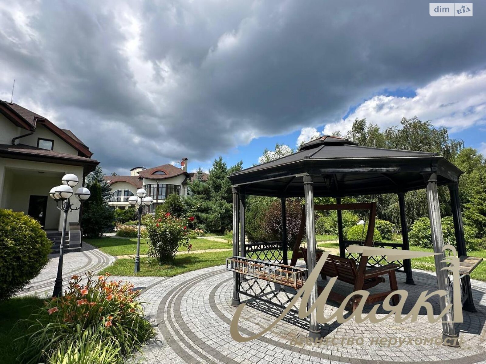 двухэтажный дом с верандой, 1500 кв. м, кирпич. Сдается помесячно в Киеве, в районе Голосеевский фото 1