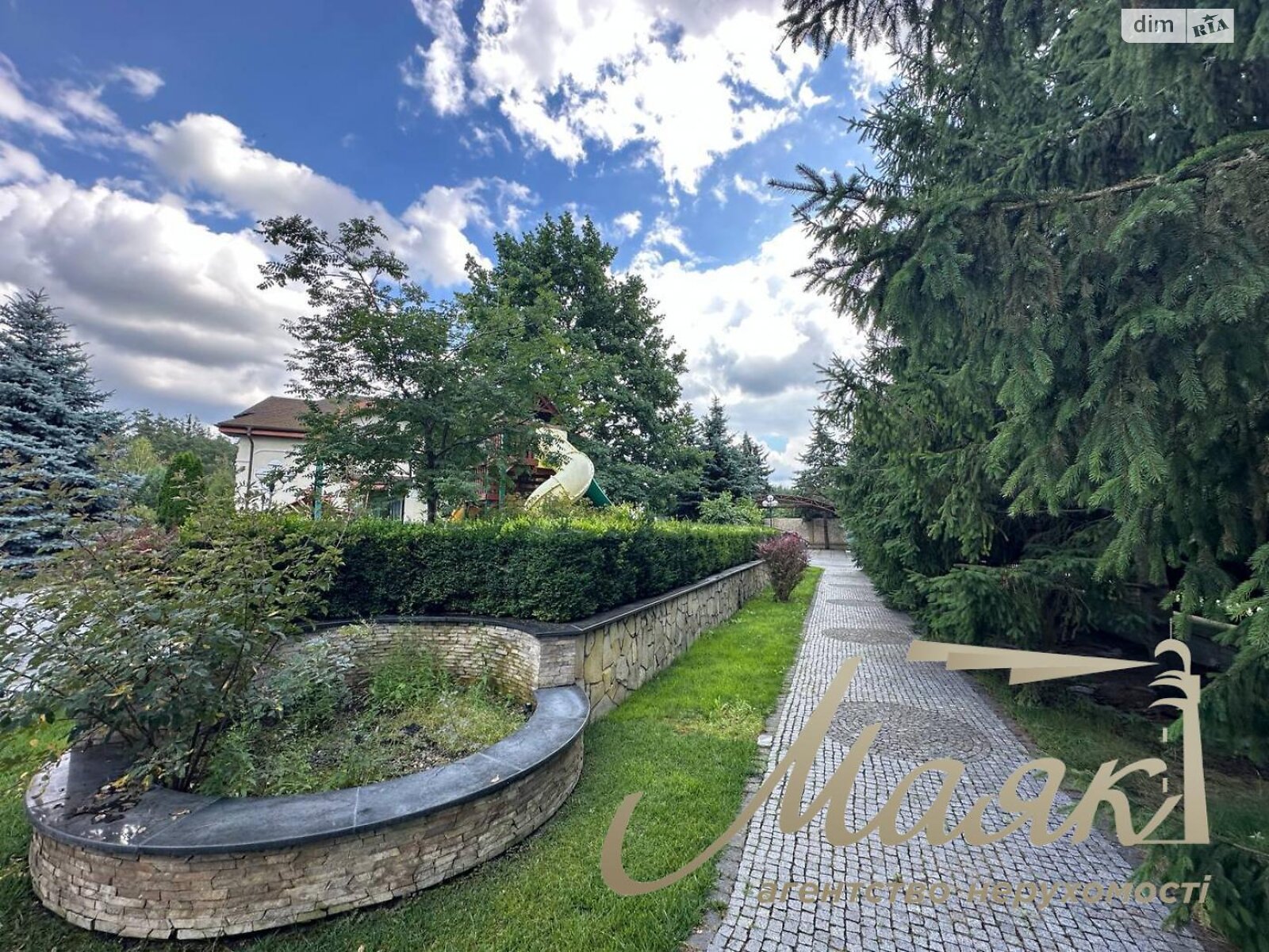 двухэтажный дом с верандой, 1500 кв. м, кирпич. Сдается помесячно в Киеве, в районе Голосеевский фото 1