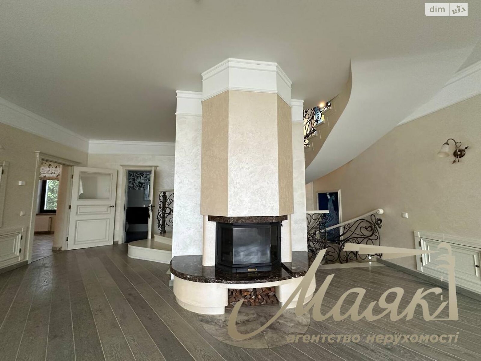 двухэтажный дом с верандой, 1500 кв. м, кирпич. Сдается помесячно в Киеве, в районе Голосеевский фото 1