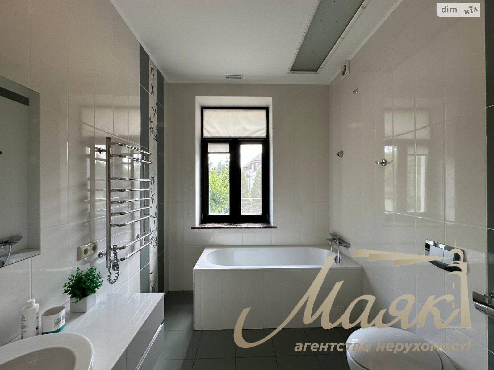 двухэтажный дом с верандой, 1500 кв. м, кирпич. Сдается помесячно в Киеве, в районе Голосеевский фото 1