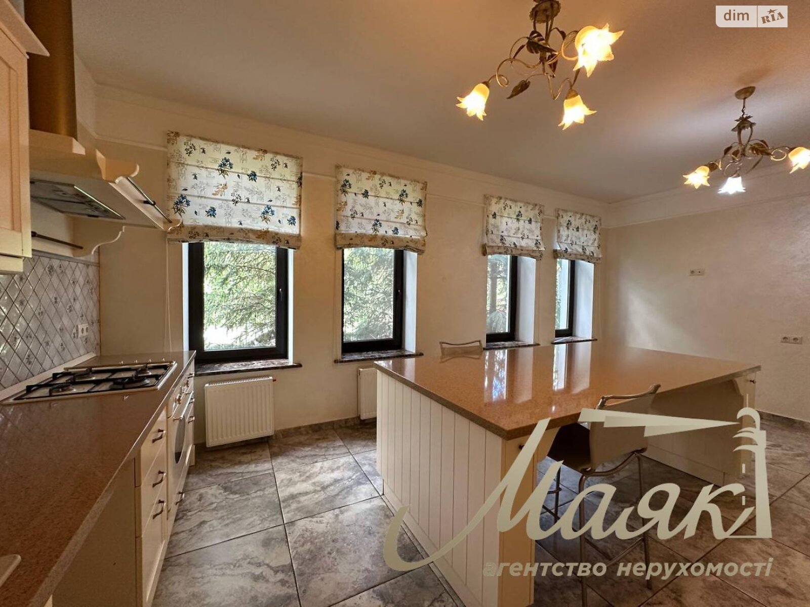 двухэтажный дом с верандой, 1500 кв. м, кирпич. Сдается помесячно в Киеве, в районе Голосеевский фото 1