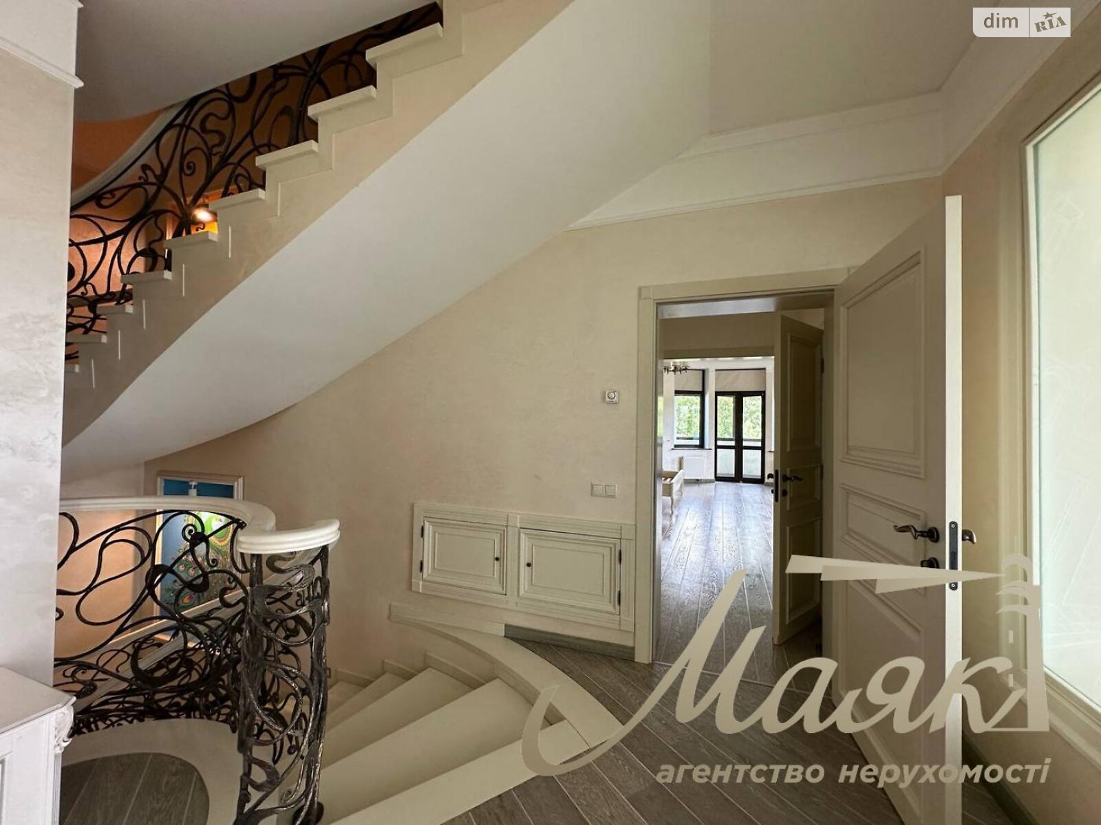 двухэтажный дом с верандой, 1500 кв. м, кирпич. Сдается помесячно в Киеве, в районе Голосеевский фото 1