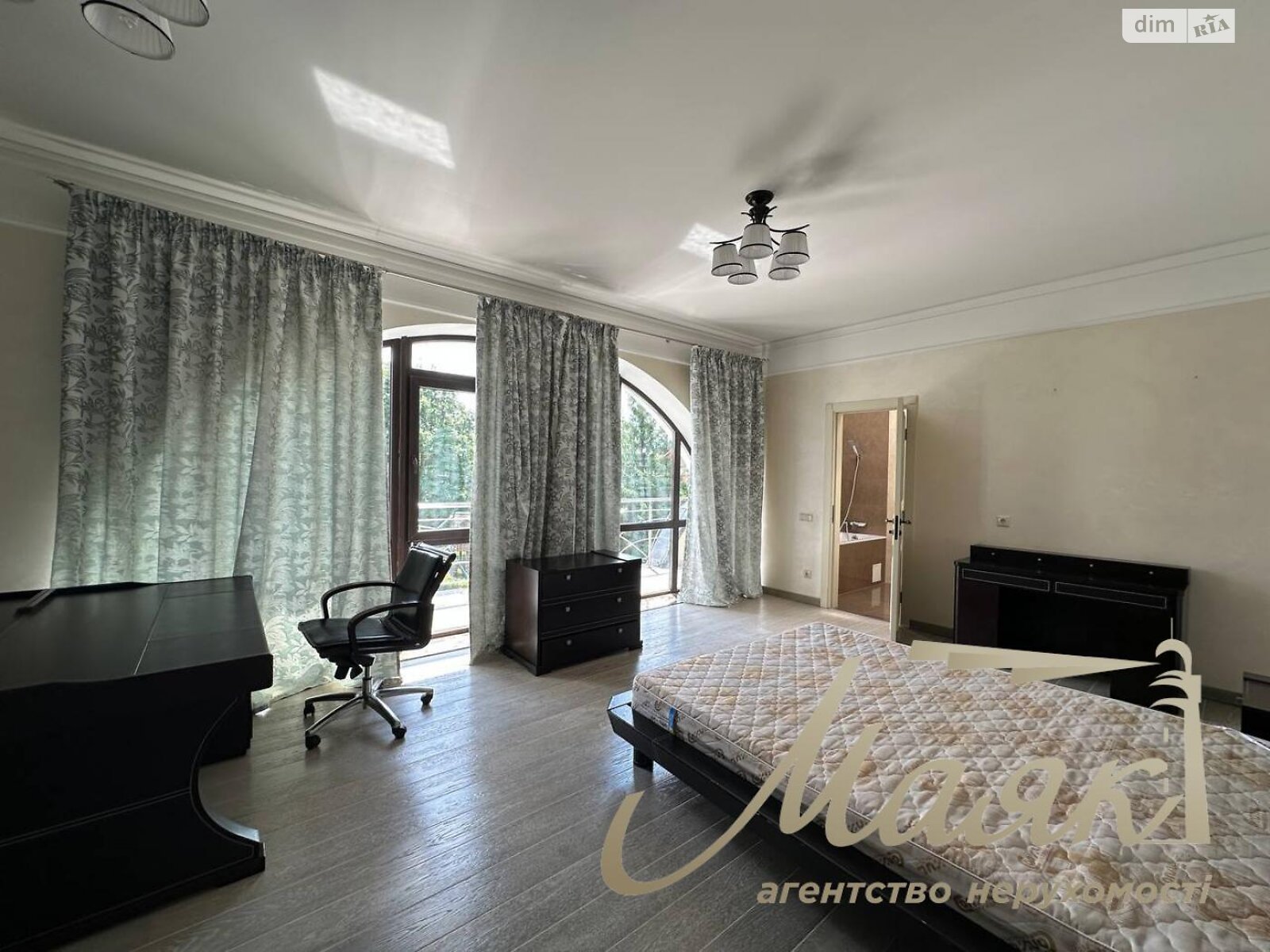 двухэтажный дом с верандой, 1500 кв. м, кирпич. Сдается помесячно в Киеве, в районе Голосеевский фото 1