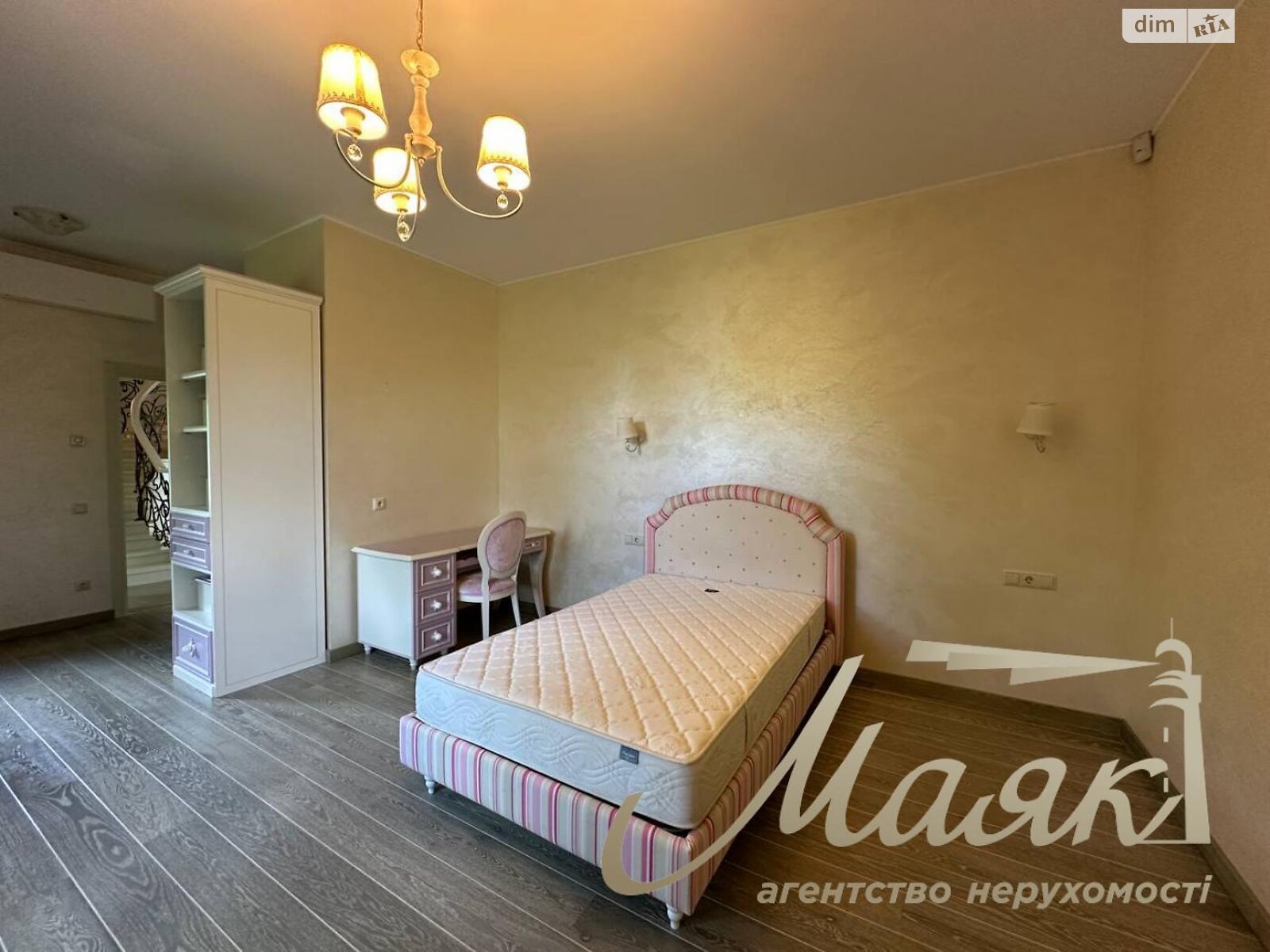 двухэтажный дом с верандой, 1500 кв. м, кирпич. Сдается помесячно в Киеве, в районе Голосеевский фото 1