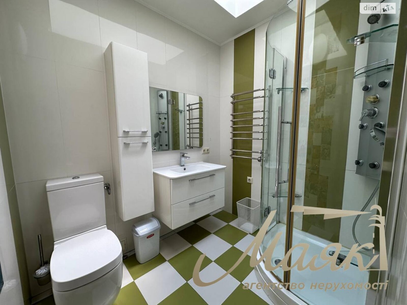 двухэтажный дом с верандой, 1500 кв. м, кирпич. Сдается помесячно в Киеве, в районе Голосеевский фото 1