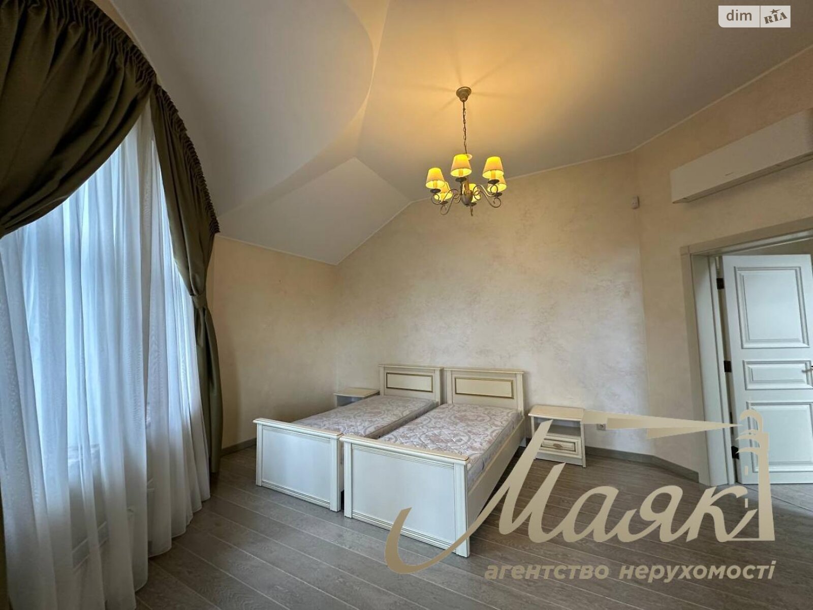 двухэтажный дом с верандой, 1500 кв. м, кирпич. Сдается помесячно в Киеве, в районе Голосеевский фото 1