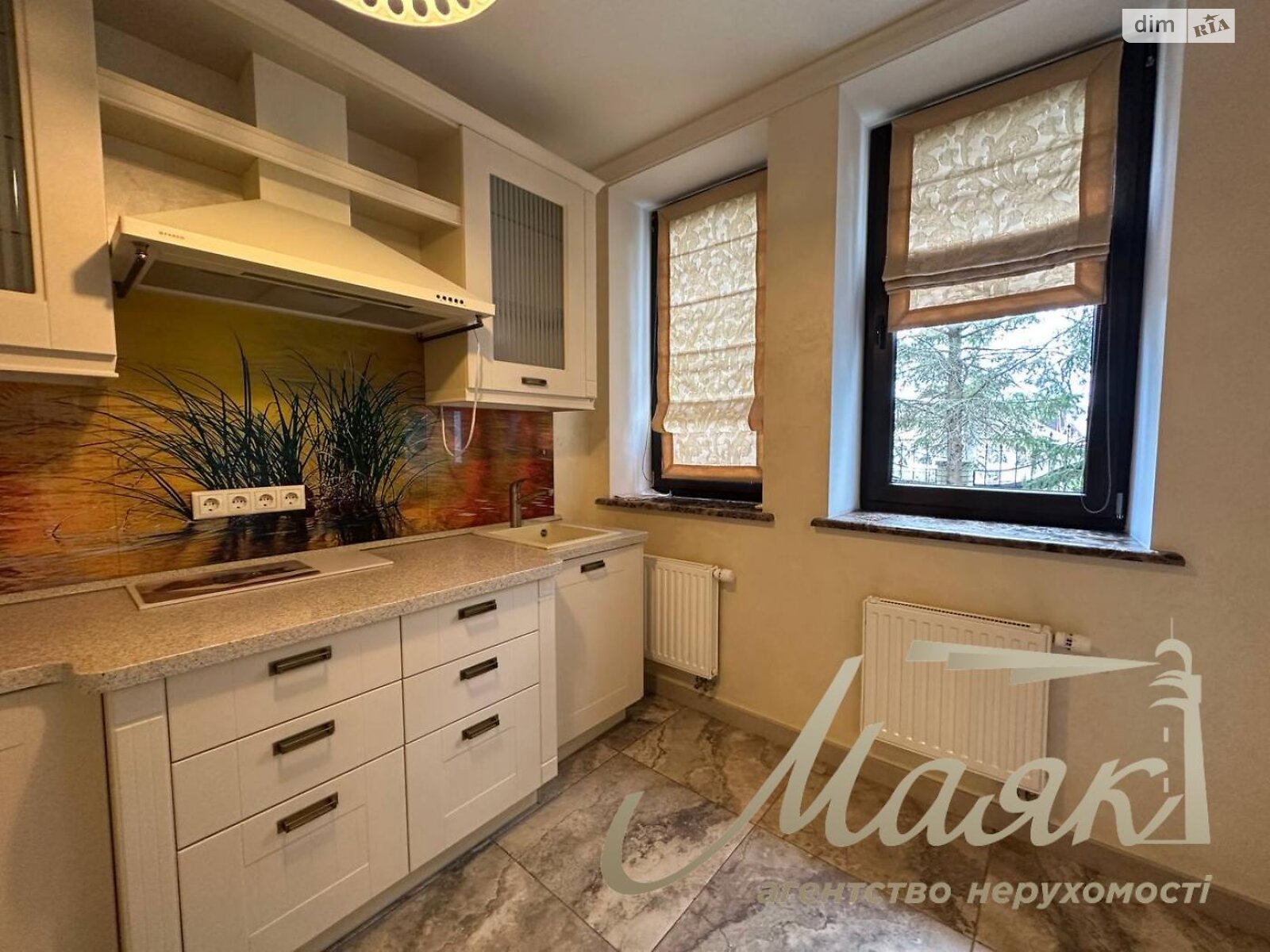 двухэтажный дом с верандой, 1500 кв. м, кирпич. Сдается помесячно в Киеве, в районе Голосеевский фото 1