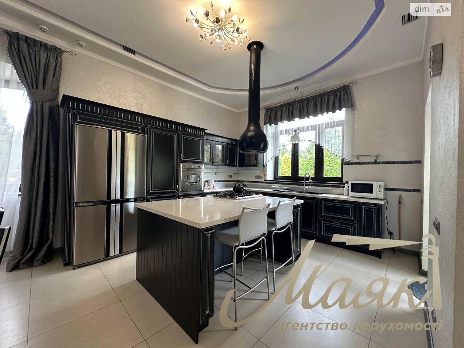 двухэтажный дом с верандой, 1500 кв. м, кирпич. Сдается помесячно в Киеве, в районе Голосеевский фото 1