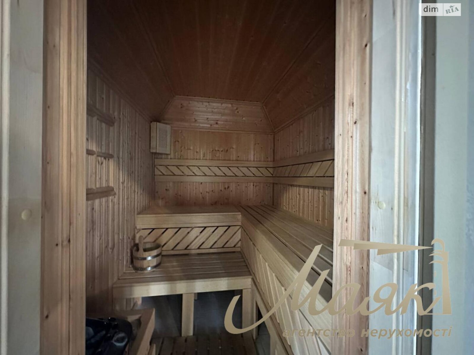 двухэтажный дом с верандой, 1500 кв. м, кирпич. Сдается помесячно в Киеве, в районе Голосеевский фото 1