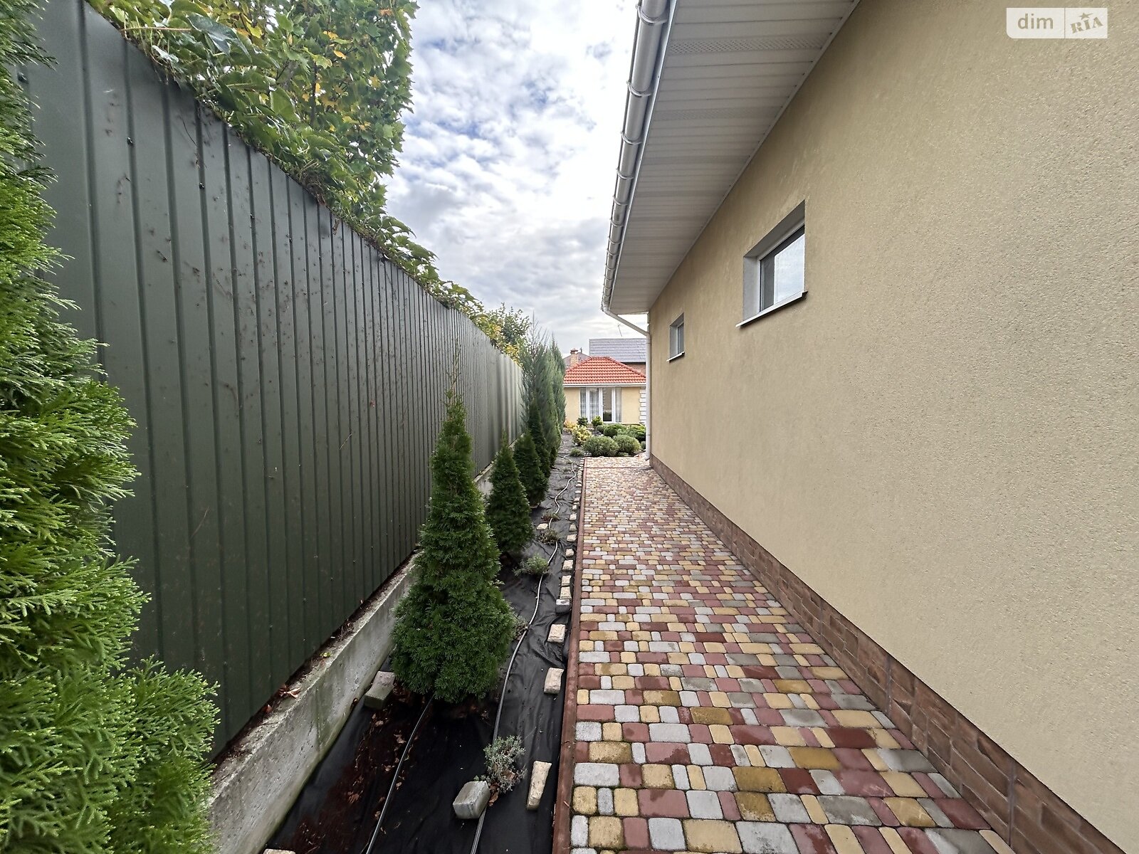 двухэтажный дом, 200 кв. м, кирпич. Сдается помесячно в Киеве, в районе Жуляны фото 1 двухэтажный дом, 200 кв. м, кирпич. Сдается помесячно в Киеве, в районе Жуляны фото 1