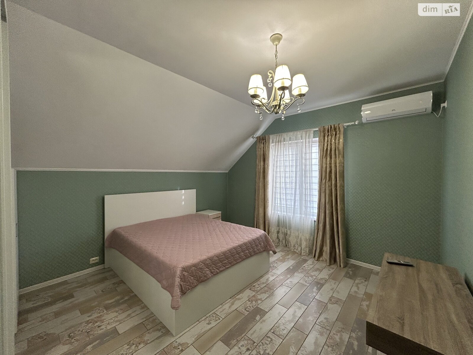 двухэтажный дом, 200 кв. м, кирпич. Сдается помесячно в Киеве, в районе Жуляны фото 1 двухэтажный дом, 200 кв. м, кирпич. Сдается помесячно в Киеве, в районе Жуляны фото 1