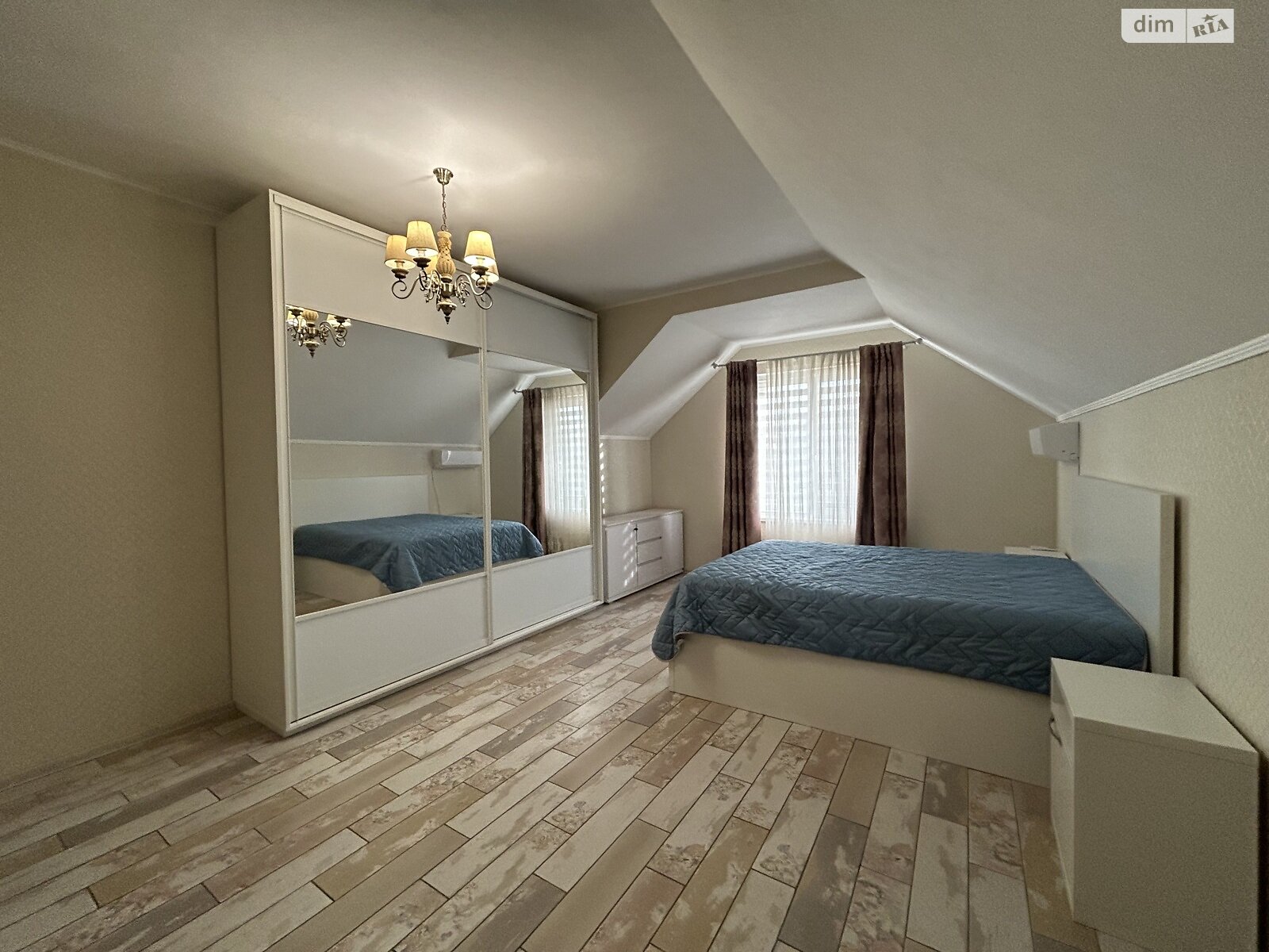 двухэтажный дом, 200 кв. м, кирпич. Сдается помесячно в Киеве, в районе Жуляны фото 1 двухэтажный дом, 200 кв. м, кирпич. Сдается помесячно в Киеве, в районе Жуляны фото 1