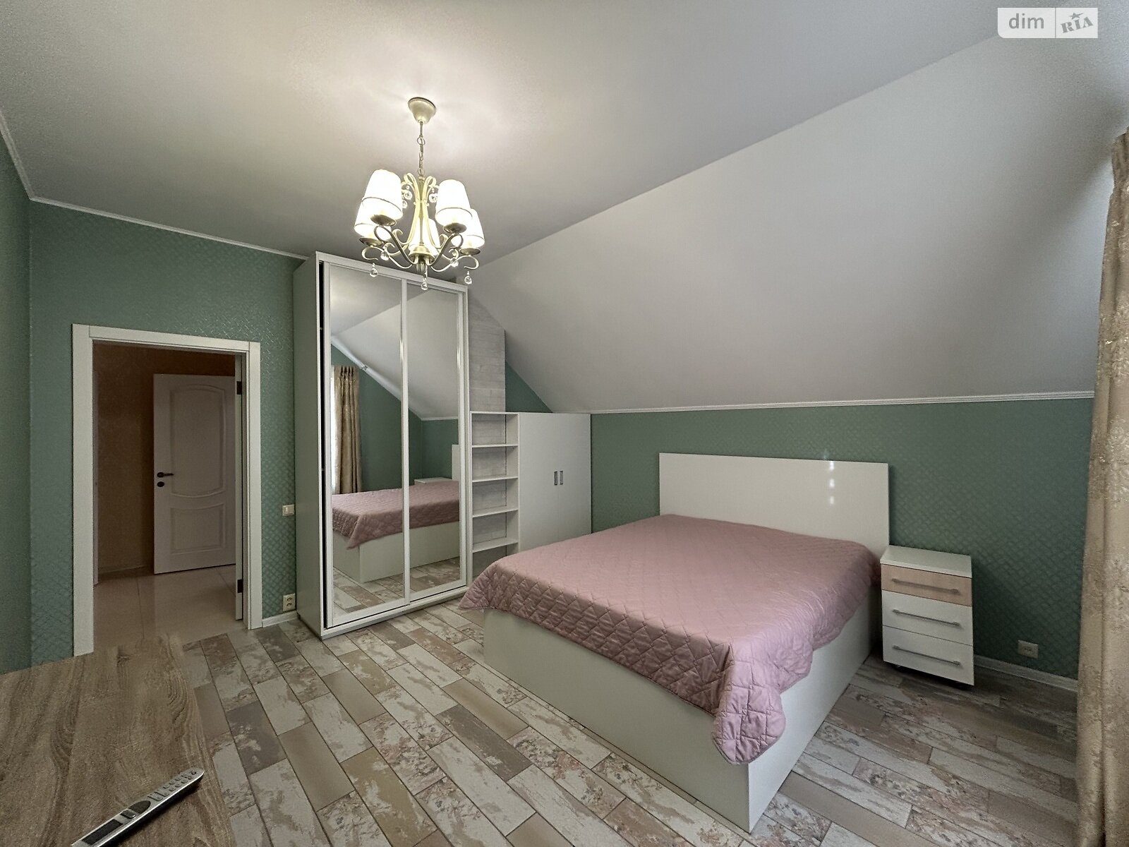 двухэтажный дом, 200 кв. м, кирпич. Сдается помесячно в Киеве, в районе Жуляны фото 1 двухэтажный дом, 200 кв. м, кирпич. Сдается помесячно в Киеве, в районе Жуляны фото 1