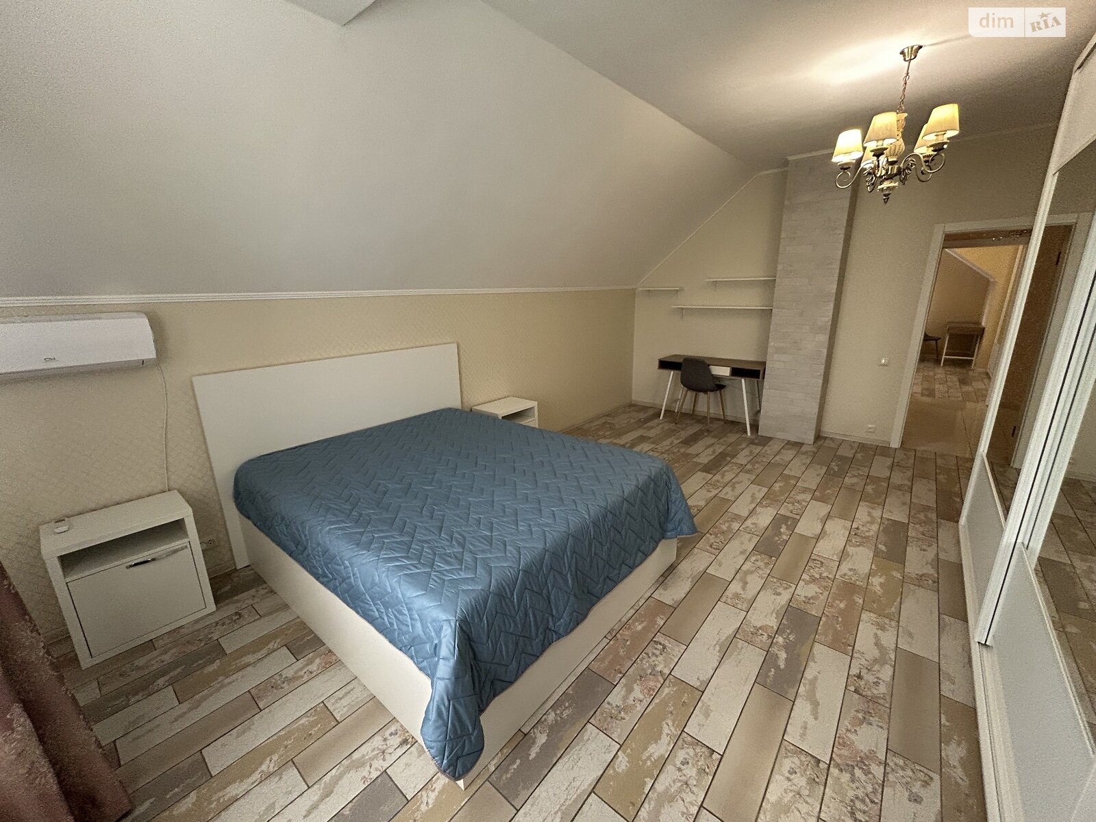 двухэтажный дом, 200 кв. м, кирпич. Сдается помесячно в Киеве, в районе Жуляны фото 1 двухэтажный дом, 200 кв. м, кирпич. Сдается помесячно в Киеве, в районе Жуляны фото 1